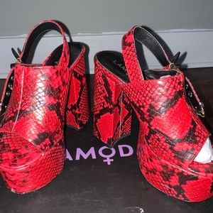 SZ 6, Red Platform Sandals